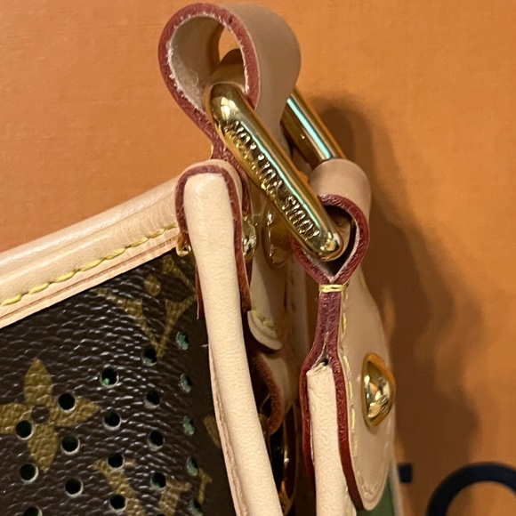 Louis Vuitton Musette Perforated. 💚Limited Edition Green Perforated Musette💚 - Picture 12 of 16